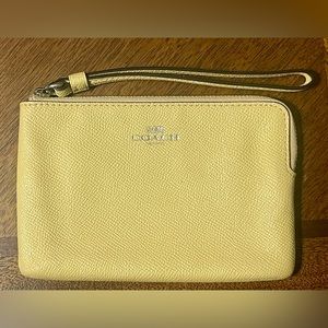 NWOT Coach Wristlet